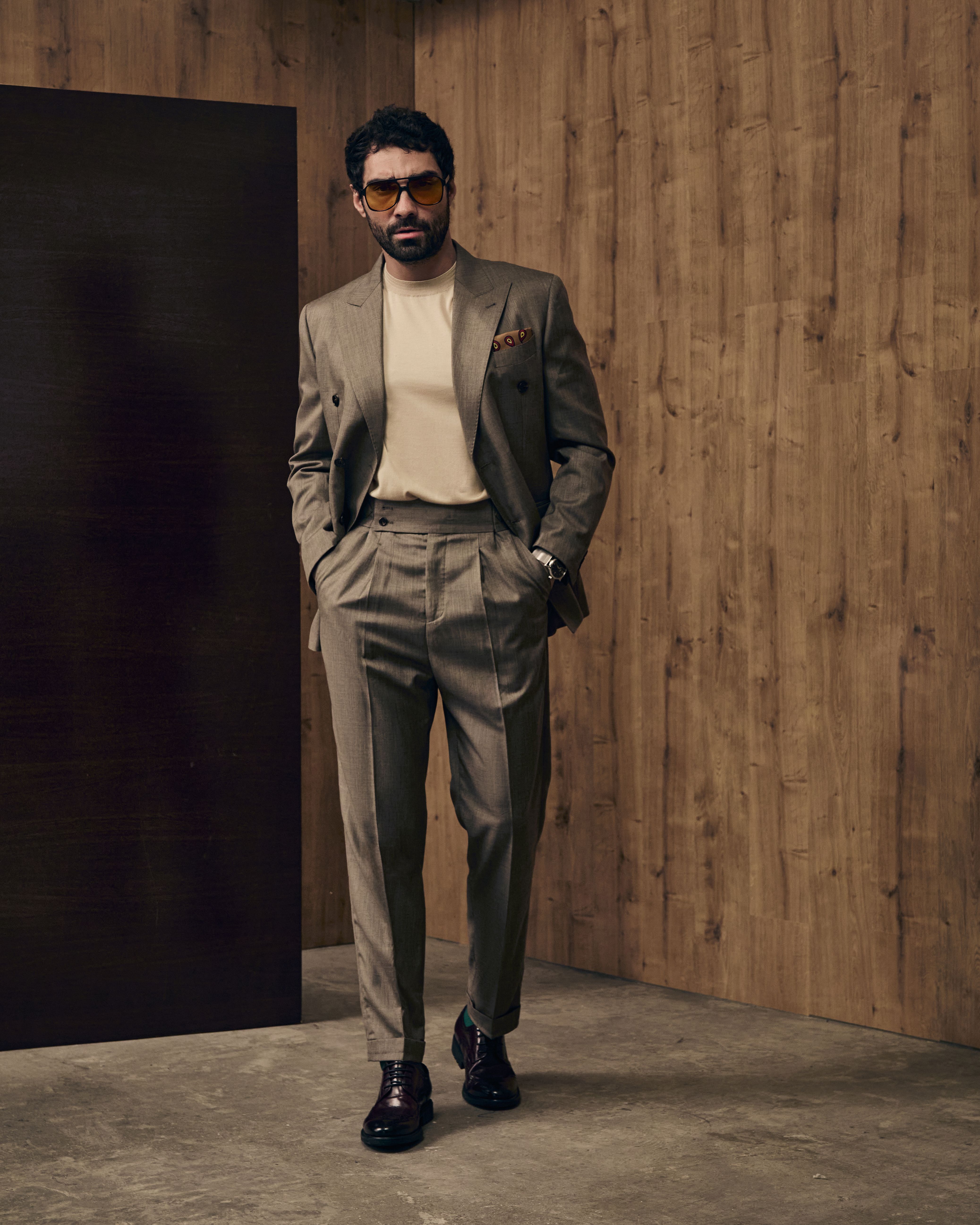 Костюм - двойка песочного оттенка