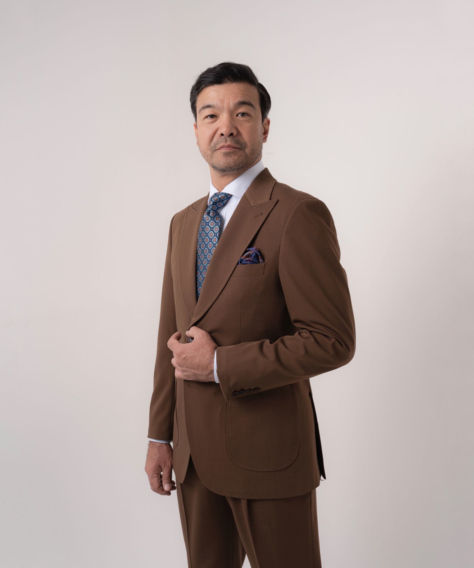 Костюм в коричневых оттенках