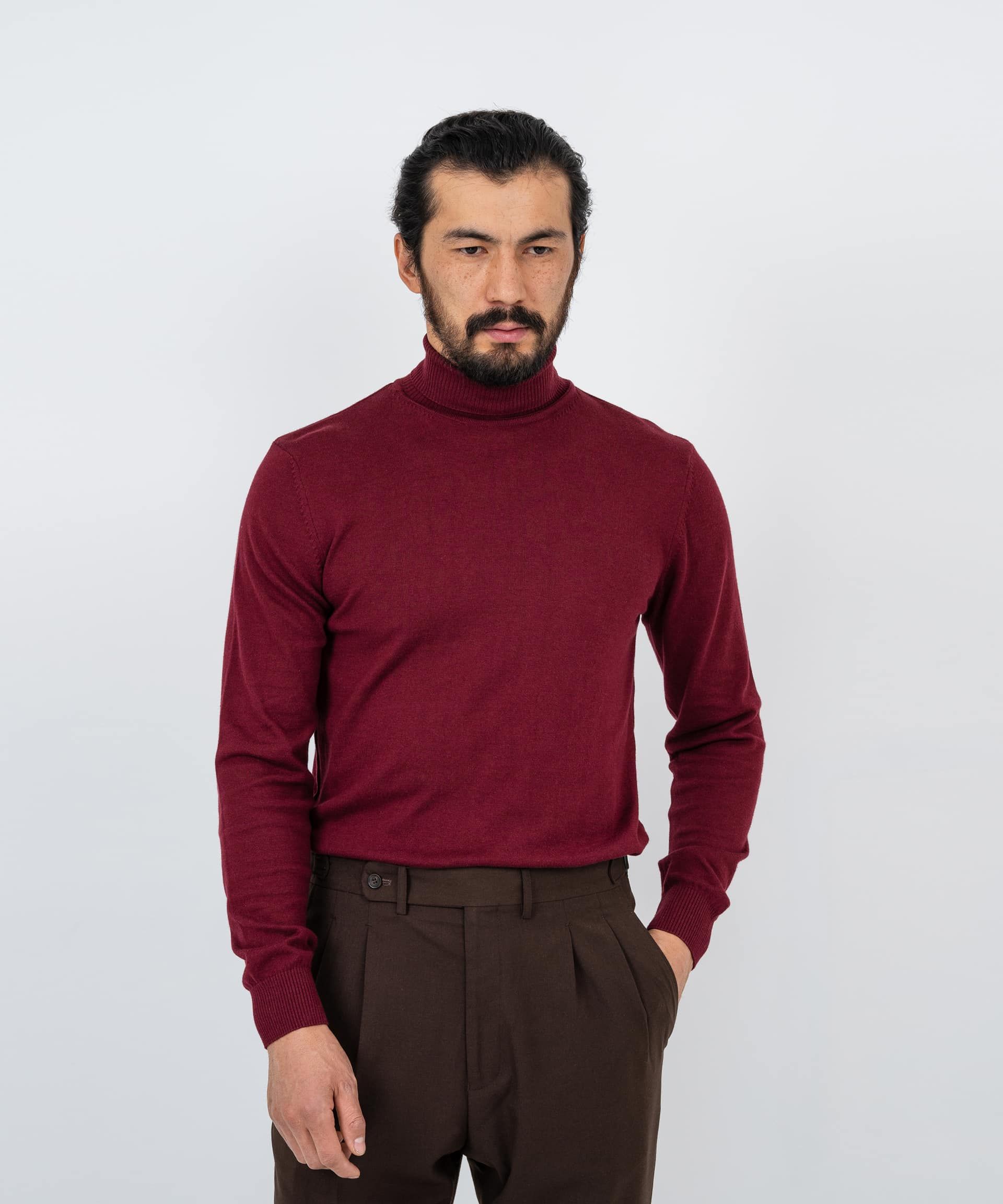 Водолазка винного цвета