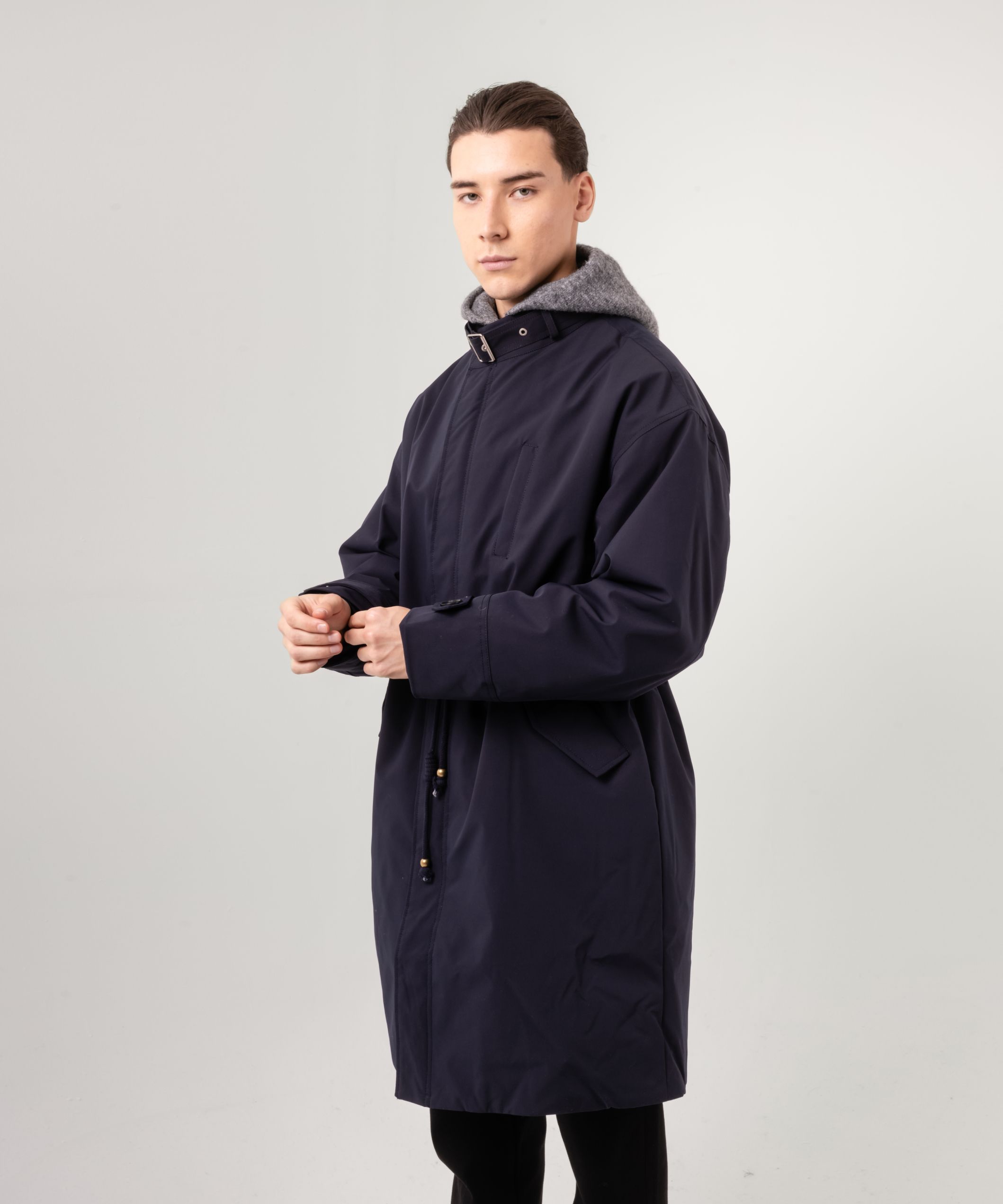 Куртка средней длины синего оттенка