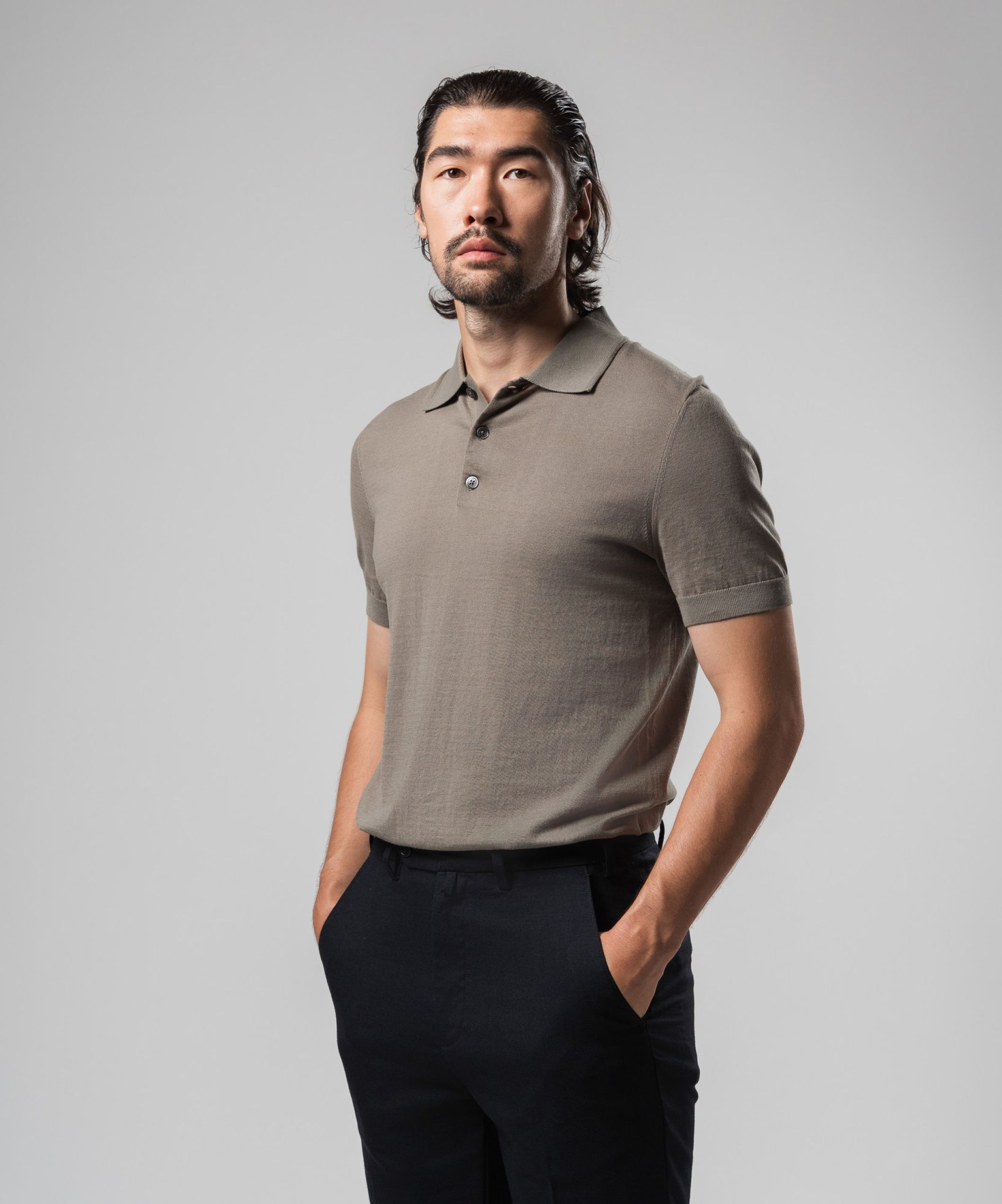 Поло на пуговицах цвета хаки