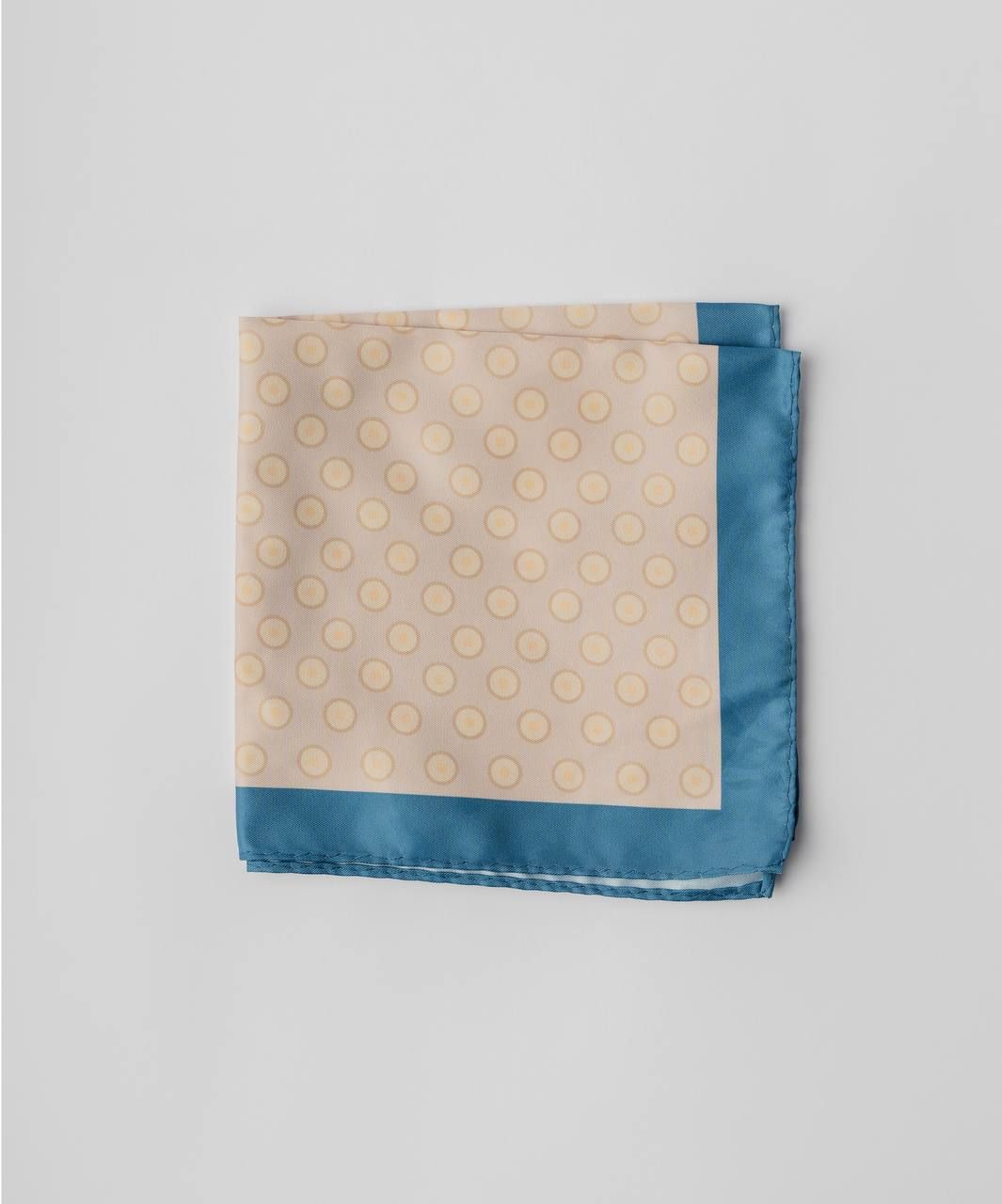 Платок-паше в нежных бежевых тонах