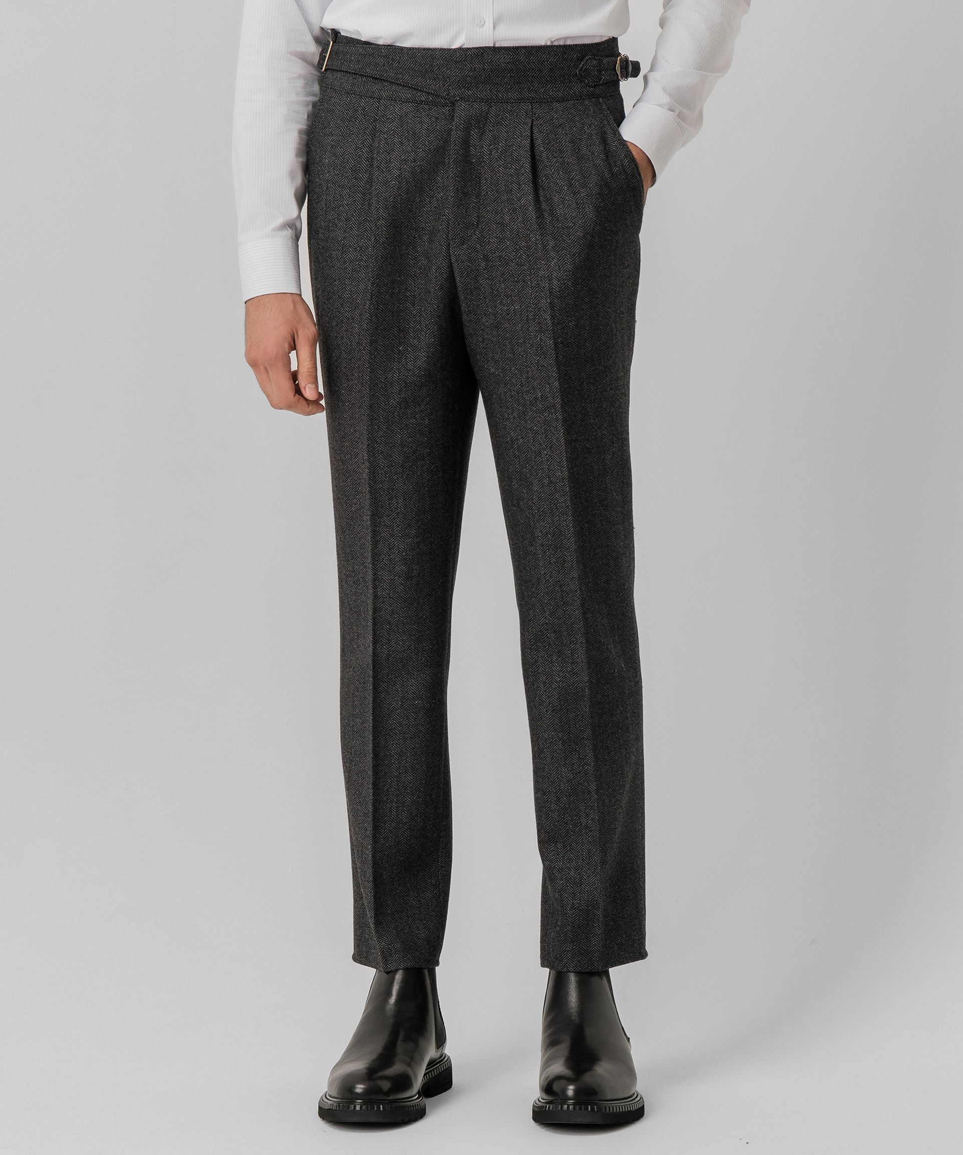 Серые брюки на высокой посадке