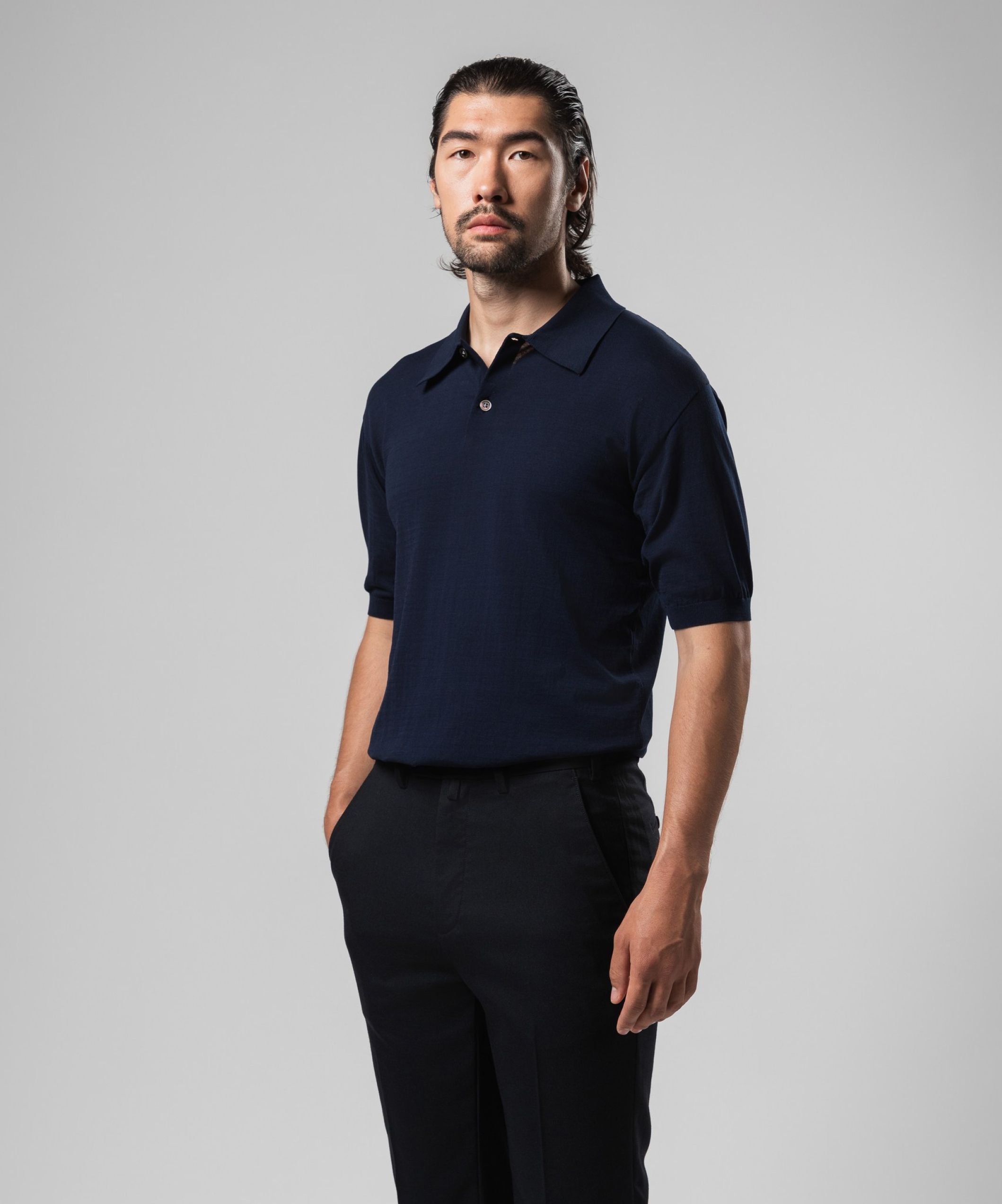 Поло темно-синего цвета