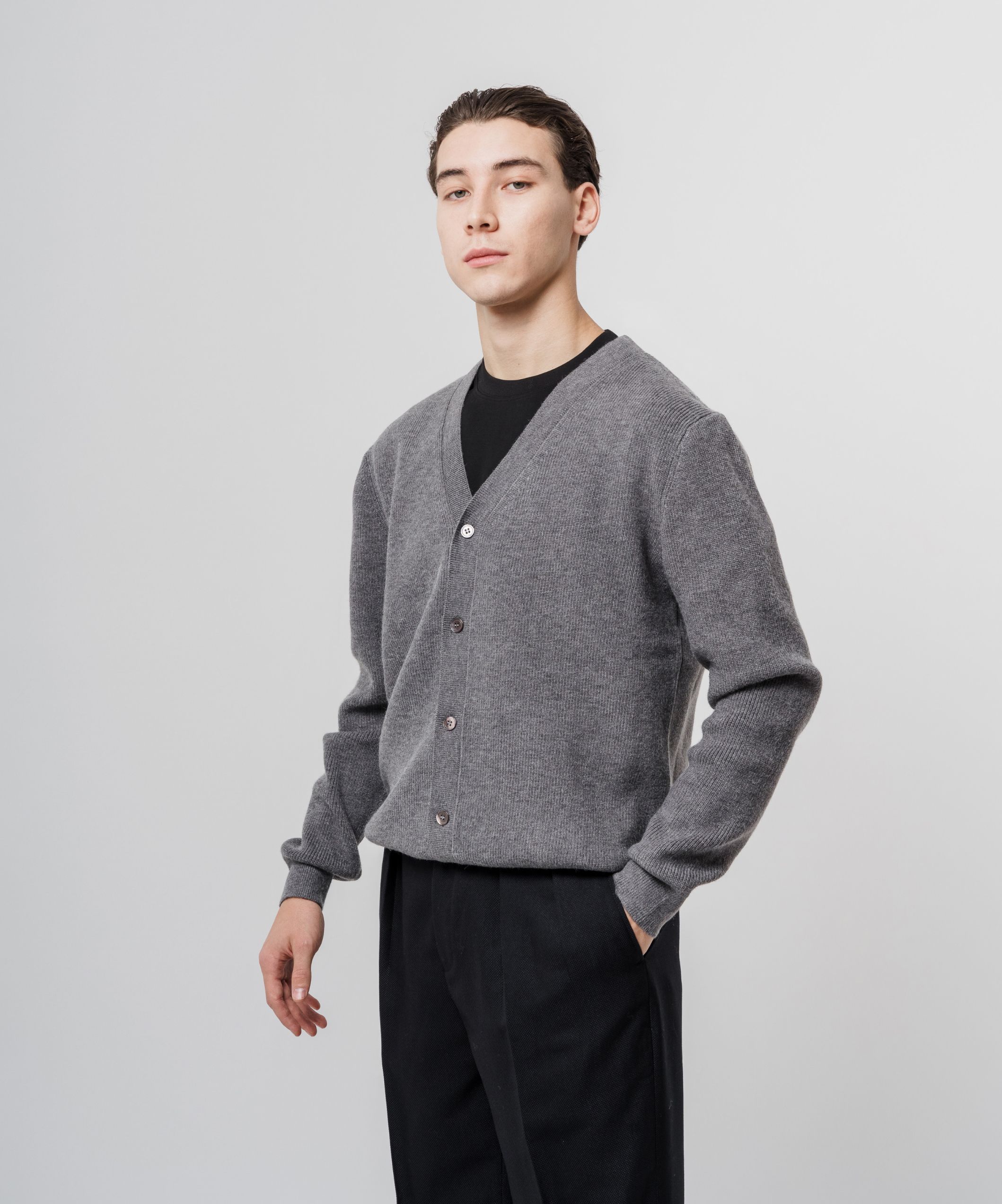 Кардиган с V-образным вырезом