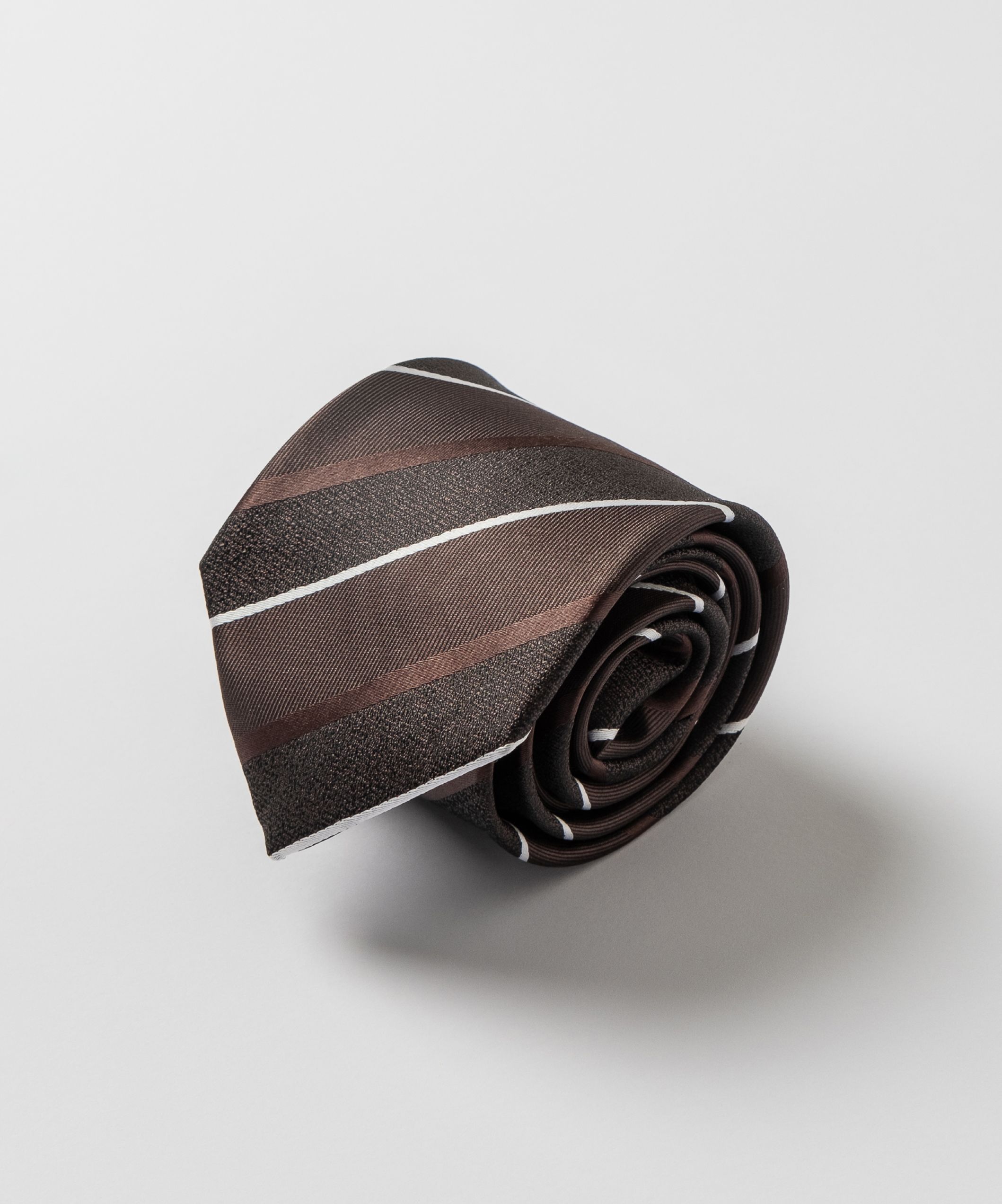 Галстук коричневого оттенка в полоску
