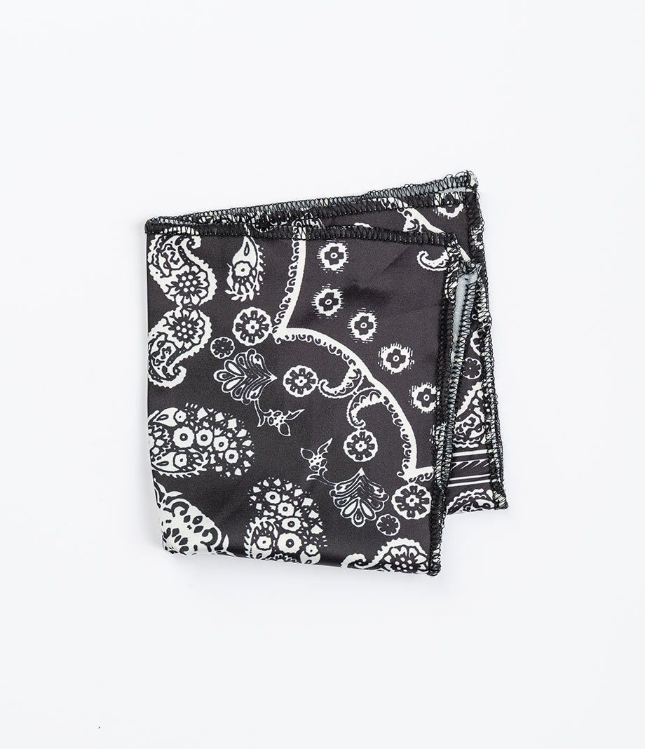 Черный карманный платок с белым рисунком