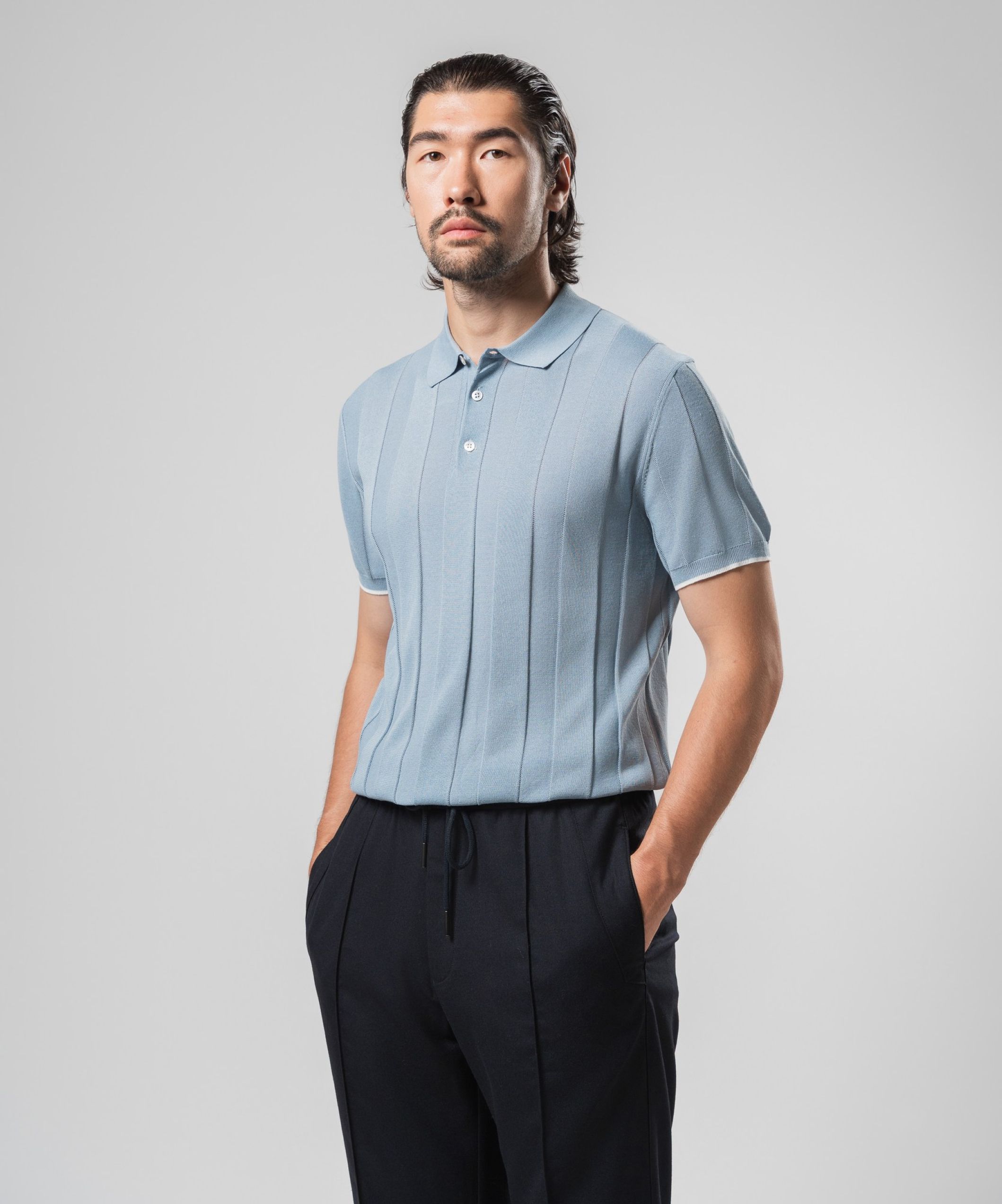 Светло-голубое фактурное поло