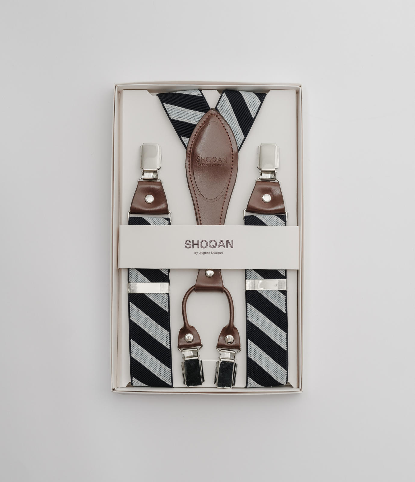 Черно-белые подтяжки