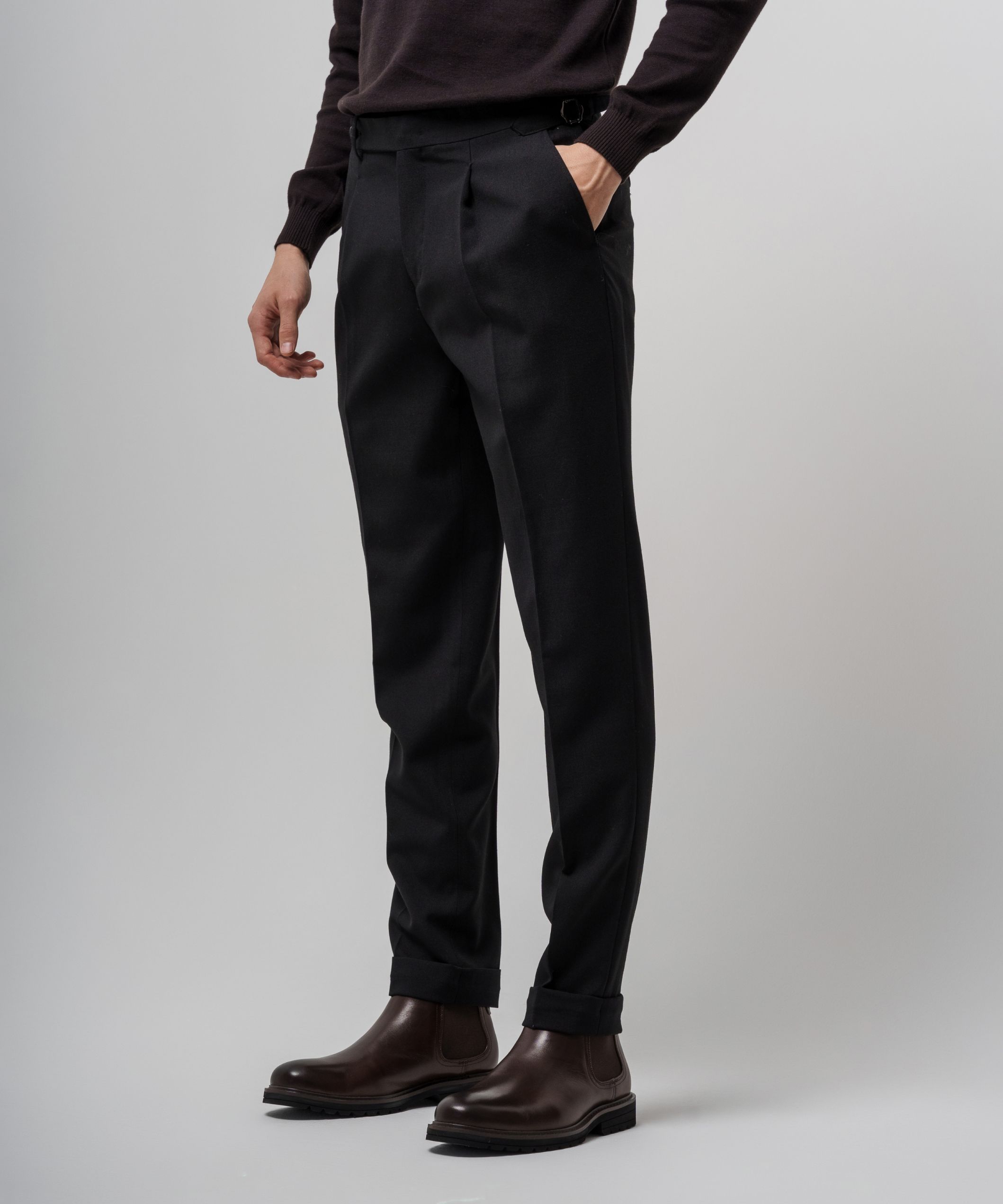 Черные брюки