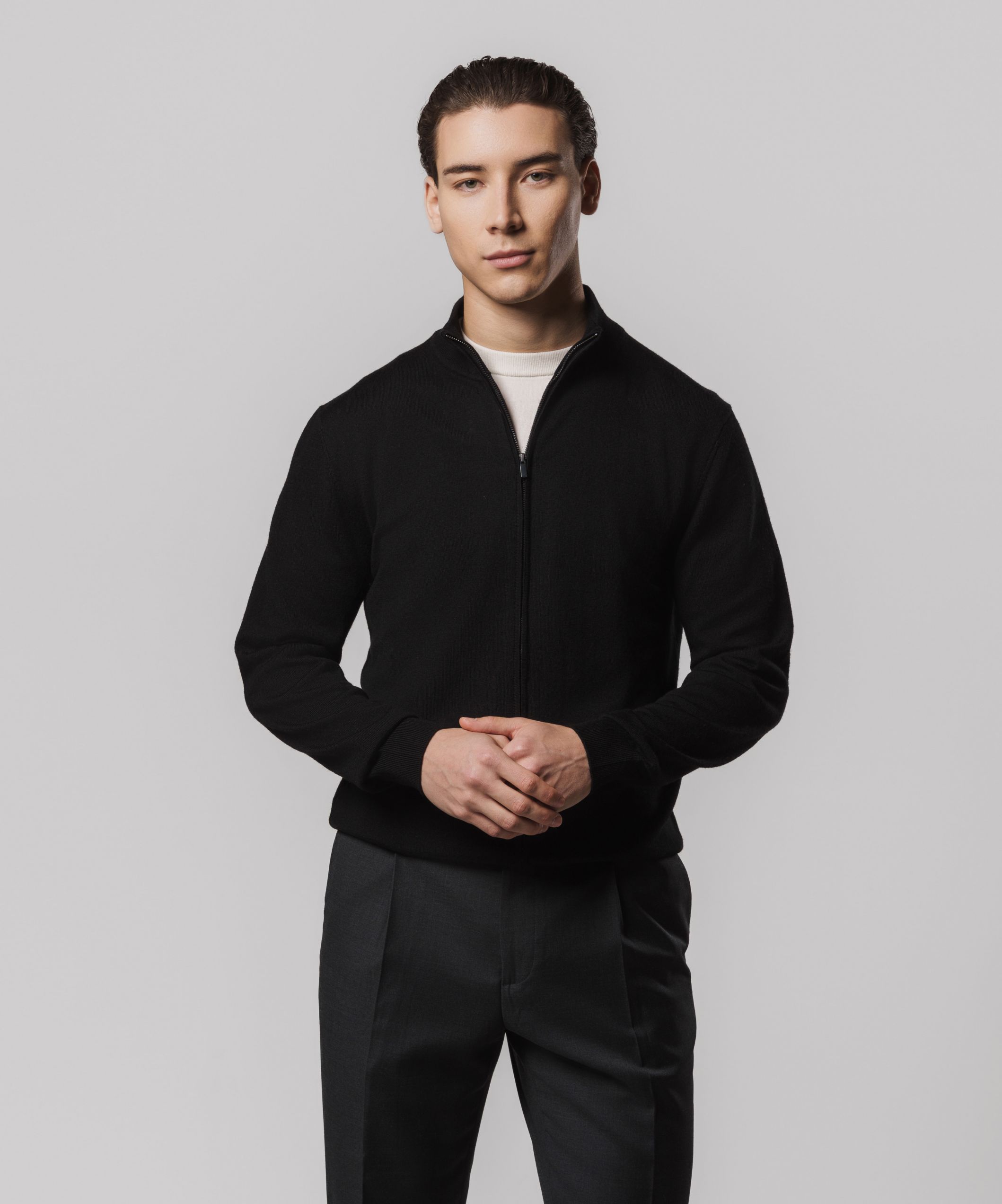 Кардиган на замке